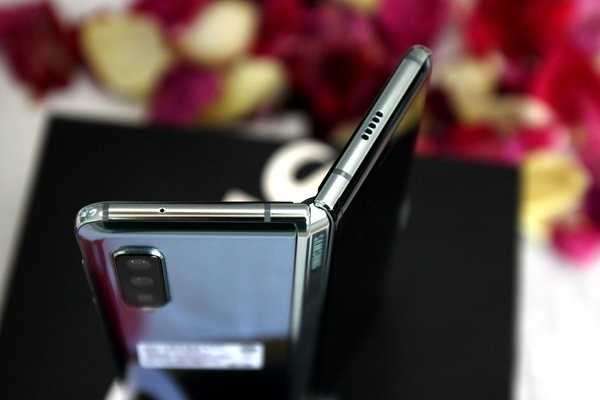 从一枝独秀到百花齐放 聊聊那些让我印象深刻的折叠屏插图5 从一枝独秀到百花齐放 聊聊那些让我印象深刻的折叠屏