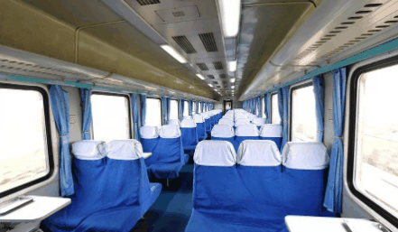 夏天坐火车硬座晚上会冷吗?火车硬座晚上冷怎么办插图 夏天坐火车硬座晚上会冷吗1