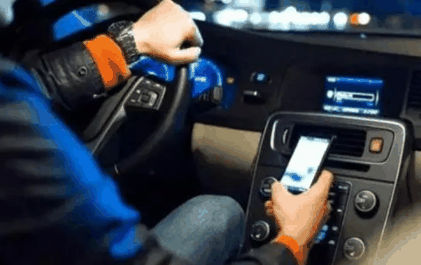 进京证放在驾驶室的左侧还是右侧3