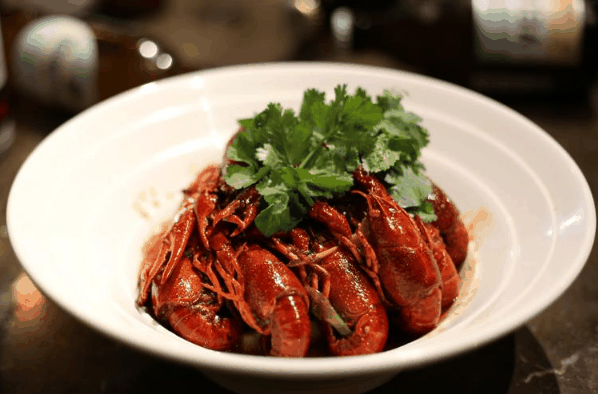 小龙虾去了头是不是都能吃了?小龙虾剪头后其他都能吃吗