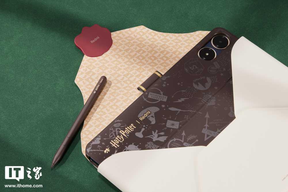 Redmi Pad Pro 哈利・波特版图赏:「霍格沃茨校徽」镌刻,收纳包变入学通知书插图3 Redmi Pad Pro 哈利・波特版图赏:「霍格沃茨校徽」镌刻,收纳包变入学通知书