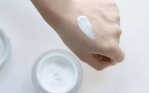 身体素颜霜和防晒霜可以一起用吗?防晒霜和身体素颜霜可以一起涂吗