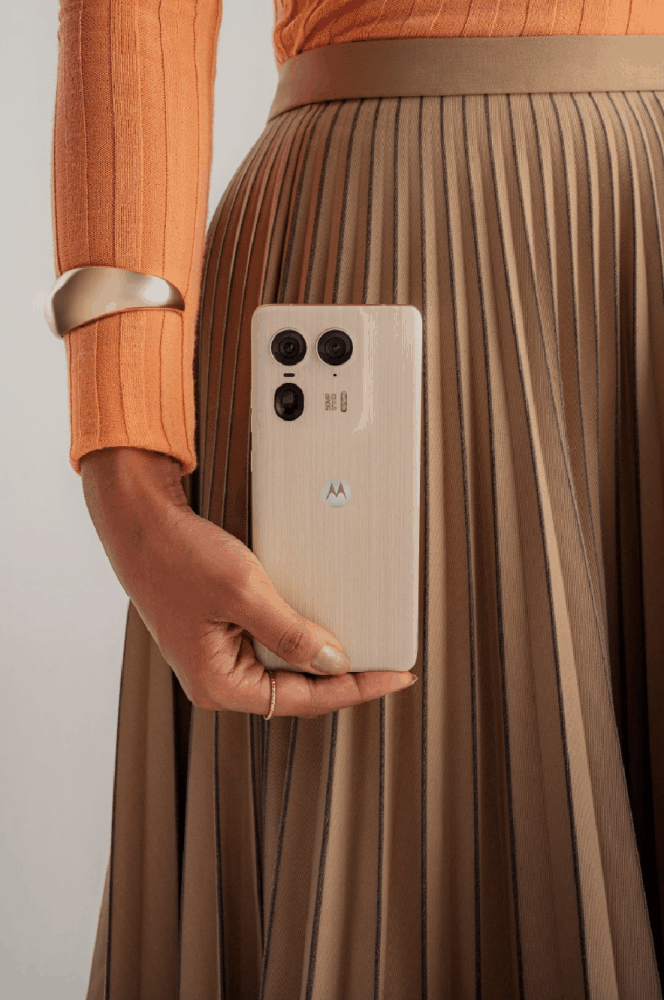 摩托罗拉 moto X50 Ultra 手机 5 月发布，旗下首款 AI 手机