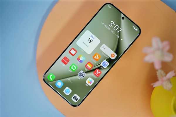 10999元!华为Pura 70 Ultra图赏:伸缩摄像头吸睛插图4 10999元!华为Pura 70 Ultra图赏:伸缩摄像头吸睛