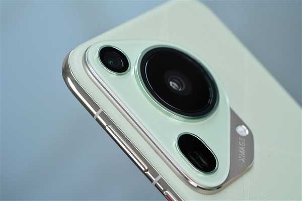 10999元!华为Pura 70 Ultra图赏:伸缩摄像头吸睛插图19 10999元!华为Pura 70 Ultra图赏:伸缩摄像头吸睛