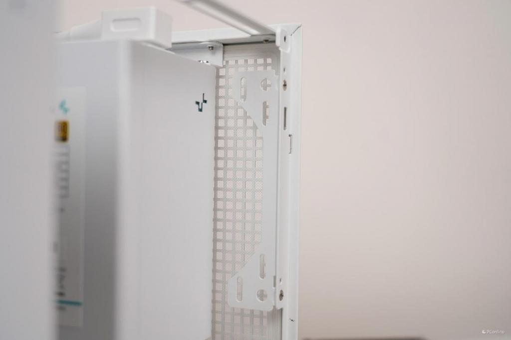 纯白便携 ITX 机箱 九州风神 CH160 试装体验插图11 纯白便携 ITX 机箱 九州风神 CH160 试装体验