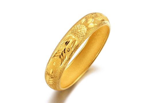 黄金手镯戴上后多大算大小合适?黄手镯戴上多大空间才是正好