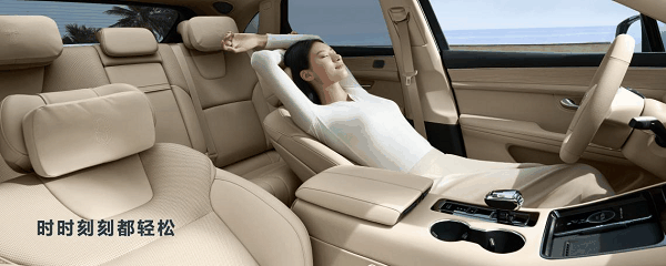 集超高颜值、超强性能于一身!问界新M5在北京车展爆火插图5 集超高颜值、超强性能于一身!问界新M5在北京车展爆火