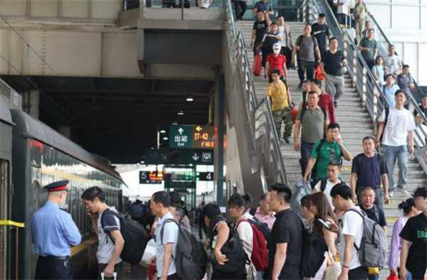 长三角铁路预计今日发送360万人次 高峰期铁路计划是什么?插图 长三角铁路预计今日发送360万人次