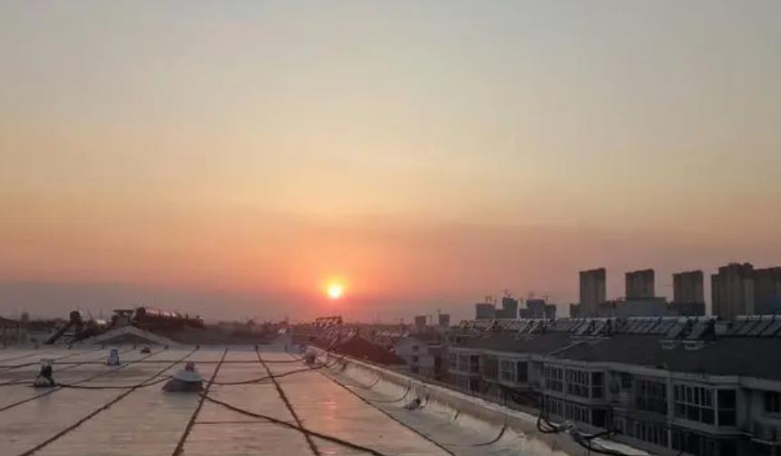 湖南一女教师在小区坠亡 官方介入处理中