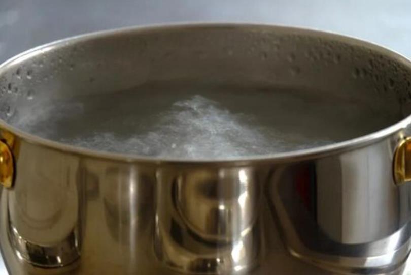 妻子遭家暴后用开水浇丈夫 背后原因引起关注!插图 用开水浇丈夫