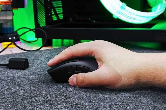 炼狱蝰蛇V3怎么样? 雷蛇炼狱蝰蛇V3专业版鼠标体验测评插图13