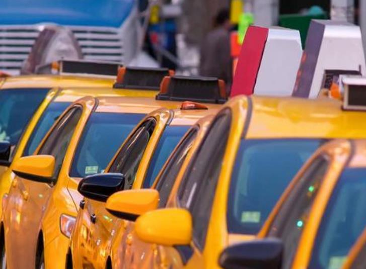 出租车司机称打表就要绕路 这是普遍现象