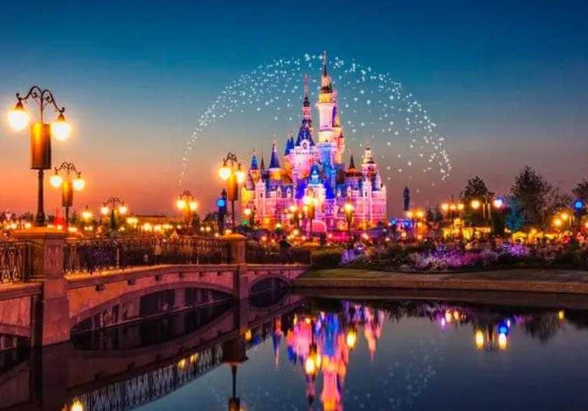 上海迪士尼回应禁止商业摄影 建议入园的时候咨询一下