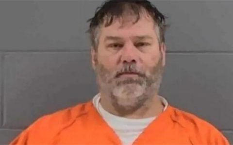 美国男子强奸14岁少女致其怀孕 被判50年刑期并物理阉割