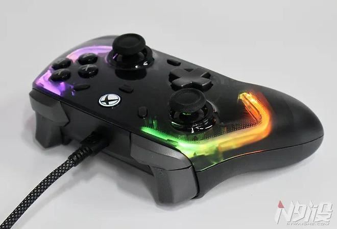 炫彩光效和原版XBOX手柄握感的游戏利器 小鸡影舞者手柄拆解评测插图6