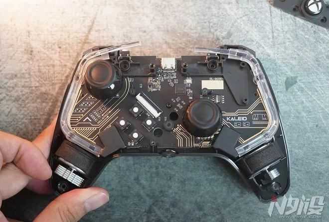 炫彩光效和原版XBOX手柄握感的游戏利器 小鸡影舞者手柄拆解评测插图19
