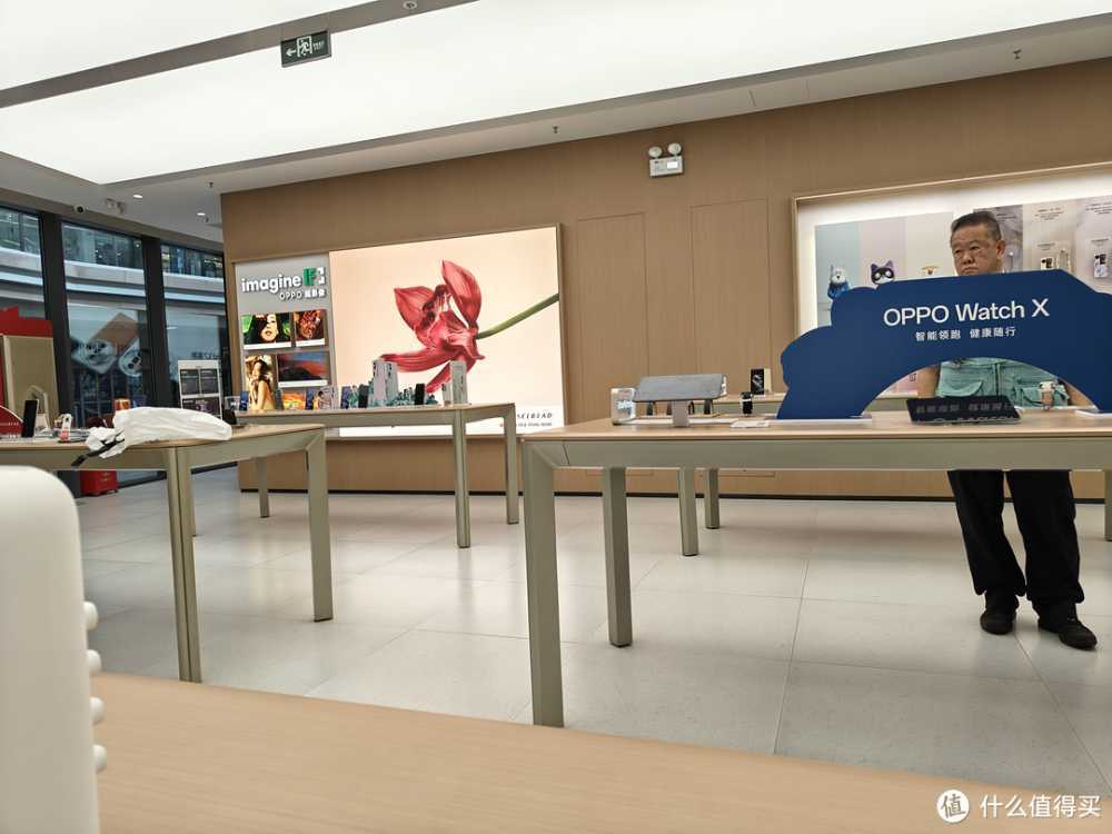 一加8T屏幕绿线问题，过保也能免费换新？