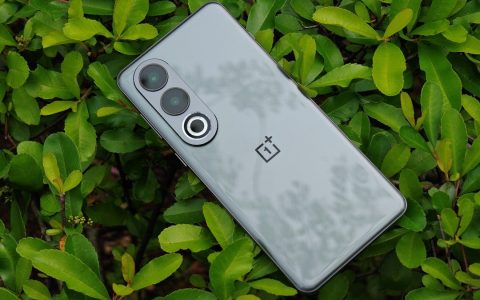 『年轻人的第一台Al手机』一加Ace 3V 的深度测评丨高质价比的直屏机