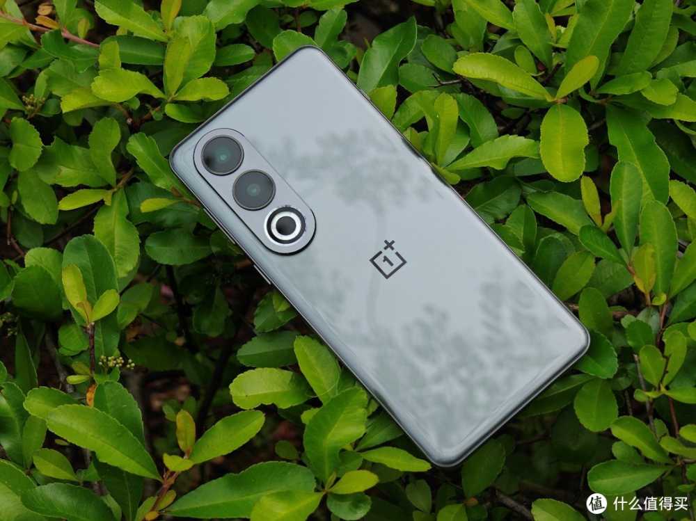 『年轻人的第一台Al手机』一加Ace 3V 的深度测评丨高质价比的直屏机