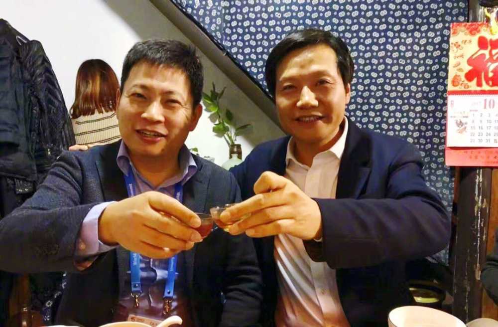 科技东风｜华为、小米或将“撞车”；苹果与印企洽谈摄像头；英特尔Arrow Lake真没超线程