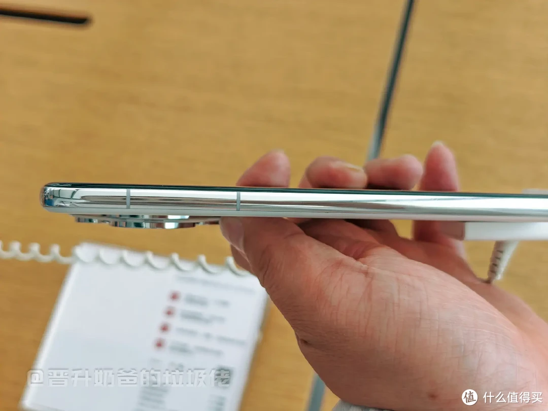 华为P70 Pro/Pura 70 Pro极速开箱上手,硬件、跑分、5G、芯片,你关心的这里都有插图15 华为P70 Pro/Pura 70 Pro极速开箱上手,硬件、跑分、5G、芯片,你关心的这里都有