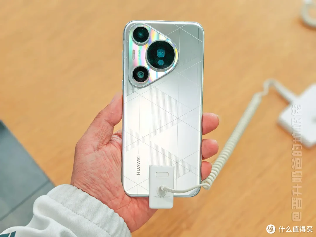 华为P70 Pro/Pura 70 Pro极速开箱上手,硬件、跑分、5G、芯片,你关心的这里都有插图3 华为P70 Pro/Pura 70 Pro极速开箱上手,硬件、跑分、5G、芯片,你关心的这里都有