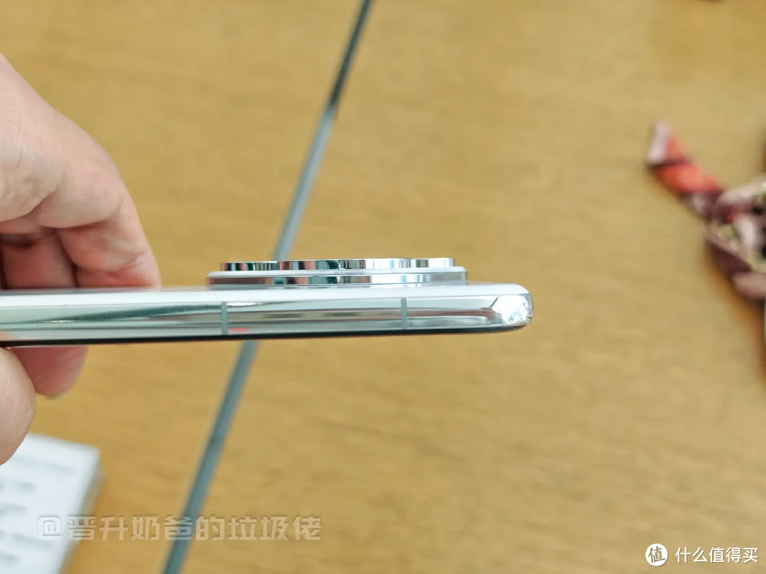 华为P70 Pro/Pura 70 Pro极速开箱上手,硬件、跑分、5G、芯片,你关心的这里都有插图11 华为P70 Pro/Pura 70 Pro极速开箱上手,硬件、跑分、5G、芯片,你关心的这里都有