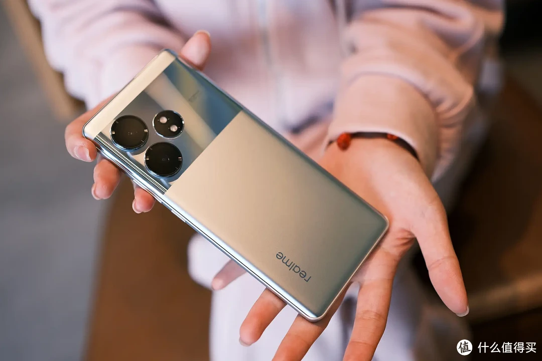 科技数码秀 篇四百九十六:同样是骁龙7+ Gen3处理器,真我GT Neo6 SE凭啥只卖1699,结论亮了插图26 同样是骁龙7+ Gen3处理器,真我GT Neo6 SE凭啥只卖1699,结论亮了