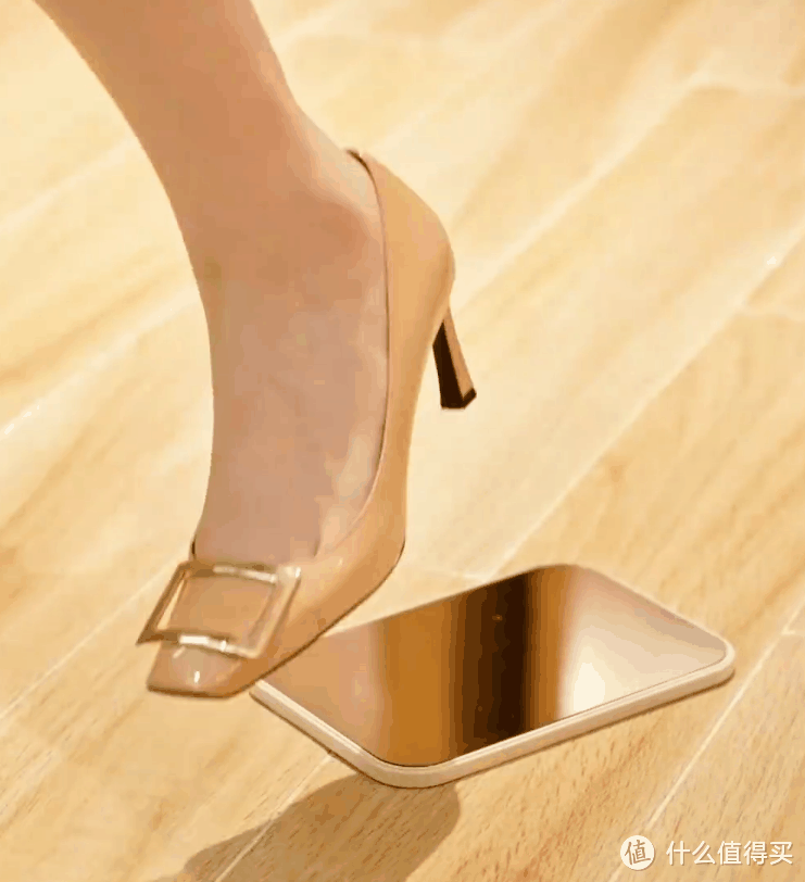 OPPO K12被女主持脚抢戏,手机可能不如高跟鞋曝光量大插图4 OPPO K12被女主持脚抢戏,手机可能不如高跟鞋曝光量大