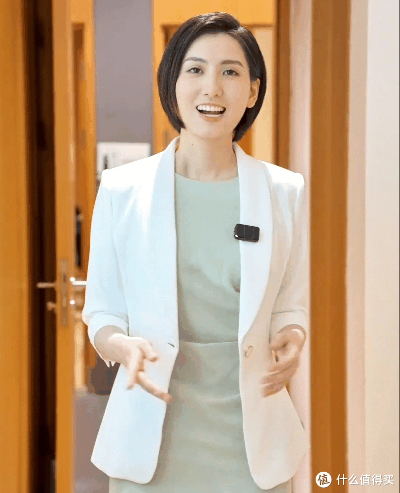 OPPO K12被女主持脚抢戏,手机可能不如高跟鞋曝光量大插图1 OPPO K12被女主持脚抢戏,手机可能不如高跟鞋曝光量大