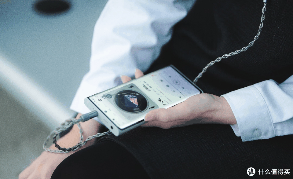 音乐与通信的双重魅力，水月雨MIAD 01全网通5G HiFi手机售价 2499 元