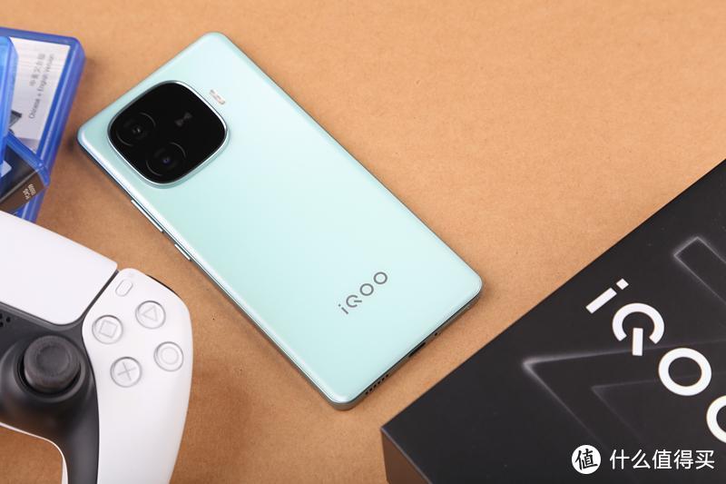 智能与家 篇一百四十四：既有又有还有的中端性能旗舰 iQOO Z9 Turbo上手