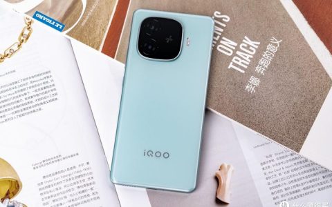 双芯史强性能+蓝海电池 iQOO Z9 Turbo评测：明显冲着臭打游戏的来的！