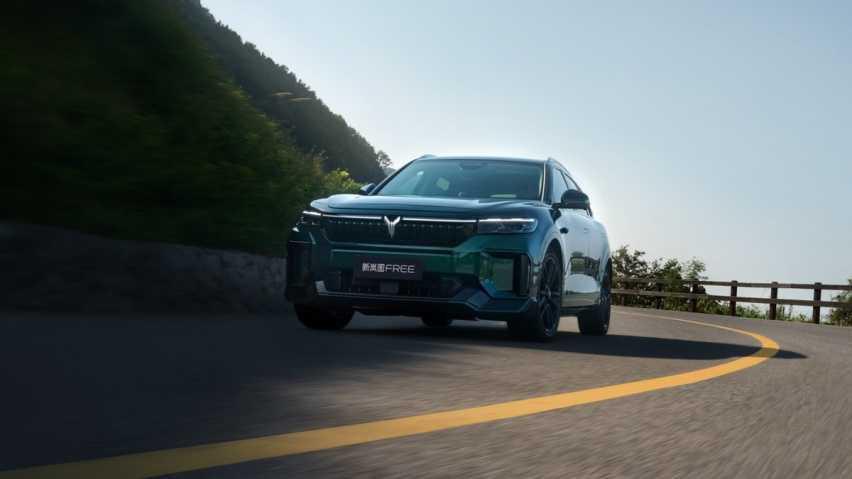 24万中大型SUV配空悬带四驱，新岚图FREE比领克08、问界M7更香