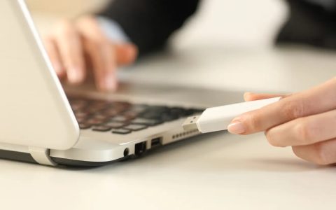 电脑显示没有此硬盘驱动程序怎么办