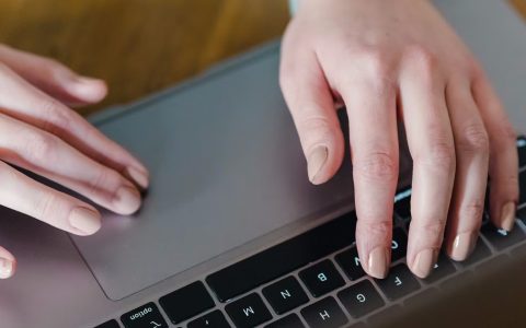 笔记本触控板突然失效该如何解决