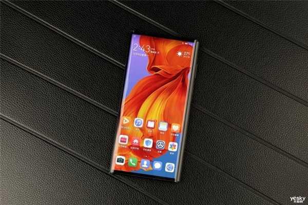 从一枝独秀到百花齐放 聊聊那些让我印象深刻的折叠屏插图7 从一枝独秀到百花齐放 聊聊那些让我印象深刻的折叠屏