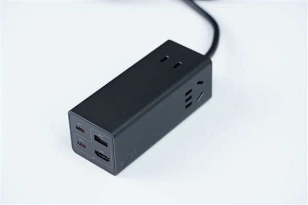 七合一接口！小米67W桌面快充插座Pro图赏