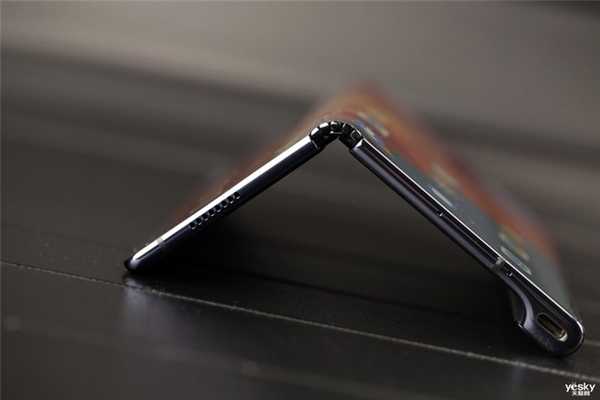 从一枝独秀到百花齐放 聊聊那些让我印象深刻的折叠屏插图8 从一枝独秀到百花齐放 聊聊那些让我印象深刻的折叠屏