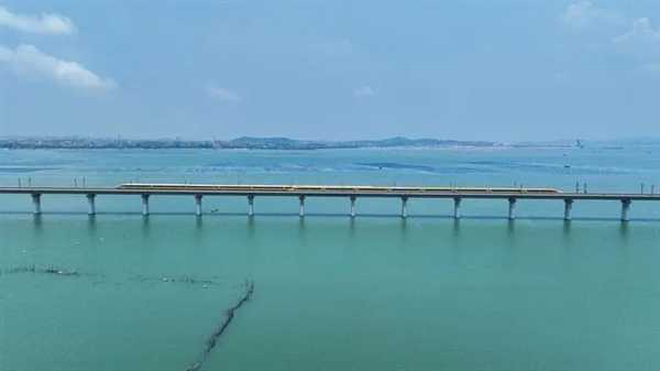 时速400公里动车要来了！提速50km/h意味着什么：官方解读