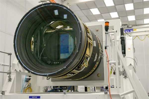 世界最大相机出现！3吨重32亿像素、每天将拍20TB照片