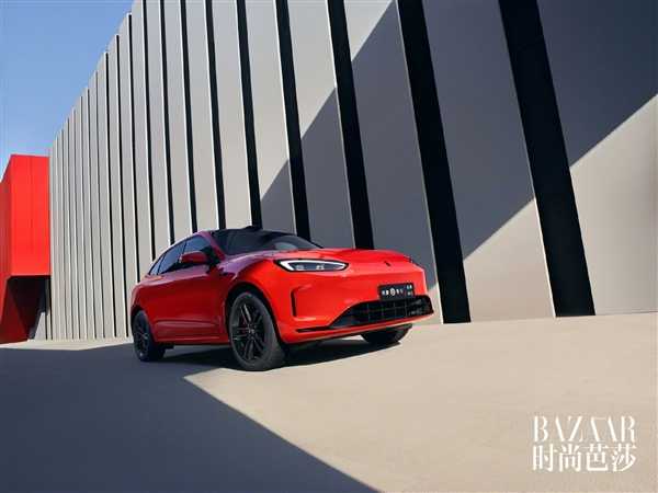 12小时超万人下定 问界新M5官图发布:两款新配色势成主流插图 12小时超万人下定 问界新M5官图发布:两款新配色势成主流