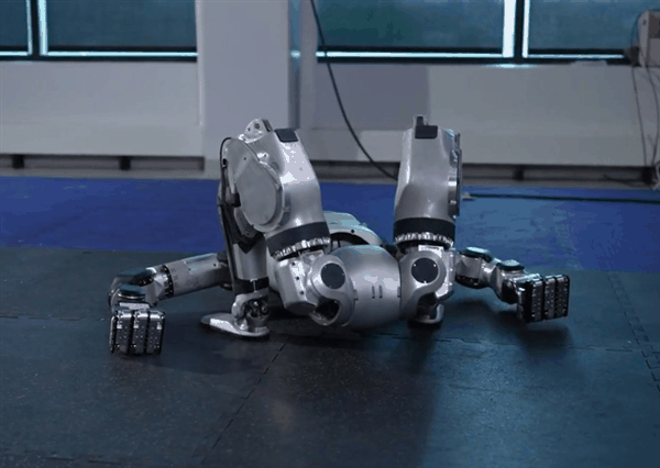 波士顿动力转向纯电机器人 电动为什么是机器人唯一方向