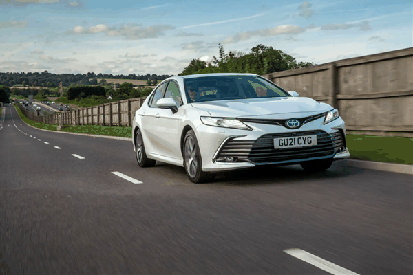 老款居然比新款便宜10万！买车可能也要旧的香了