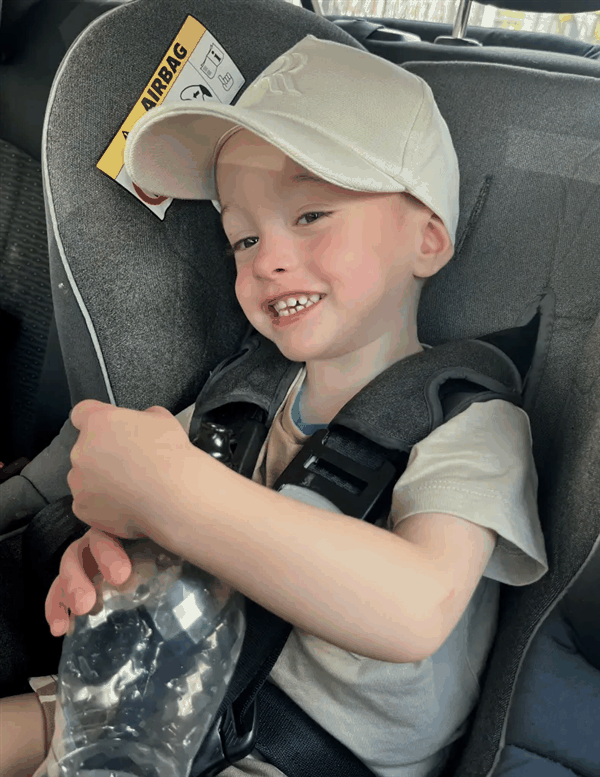 英国双胞胎相差21天才出生：有的甚至隔了157天！