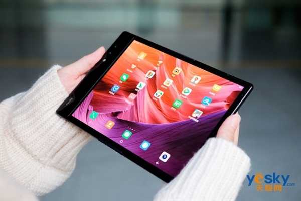 从一枝独秀到百花齐放 聊聊那些让我印象深刻的折叠屏插图 从一枝独秀到百花齐放 聊聊那些让我印象深刻的折叠屏