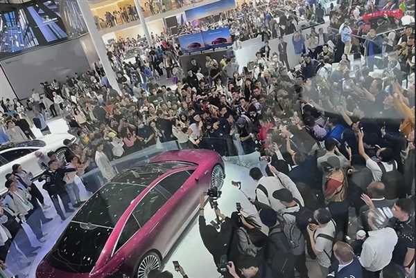 北京车展 不见余承东