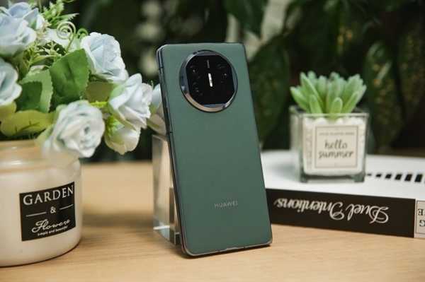 从一枝独秀到百花齐放 聊聊那些让我印象深刻的折叠屏插图16 从一枝独秀到百花齐放 聊聊那些让我印象深刻的折叠屏