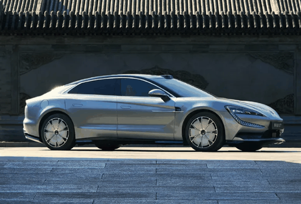 比亚迪百万豪华轿车:仰望U7首搭革命性悬架技术云辇-Z插图 比亚迪百万豪华轿车:仰望U7首搭革命性悬架技术云辇-Z